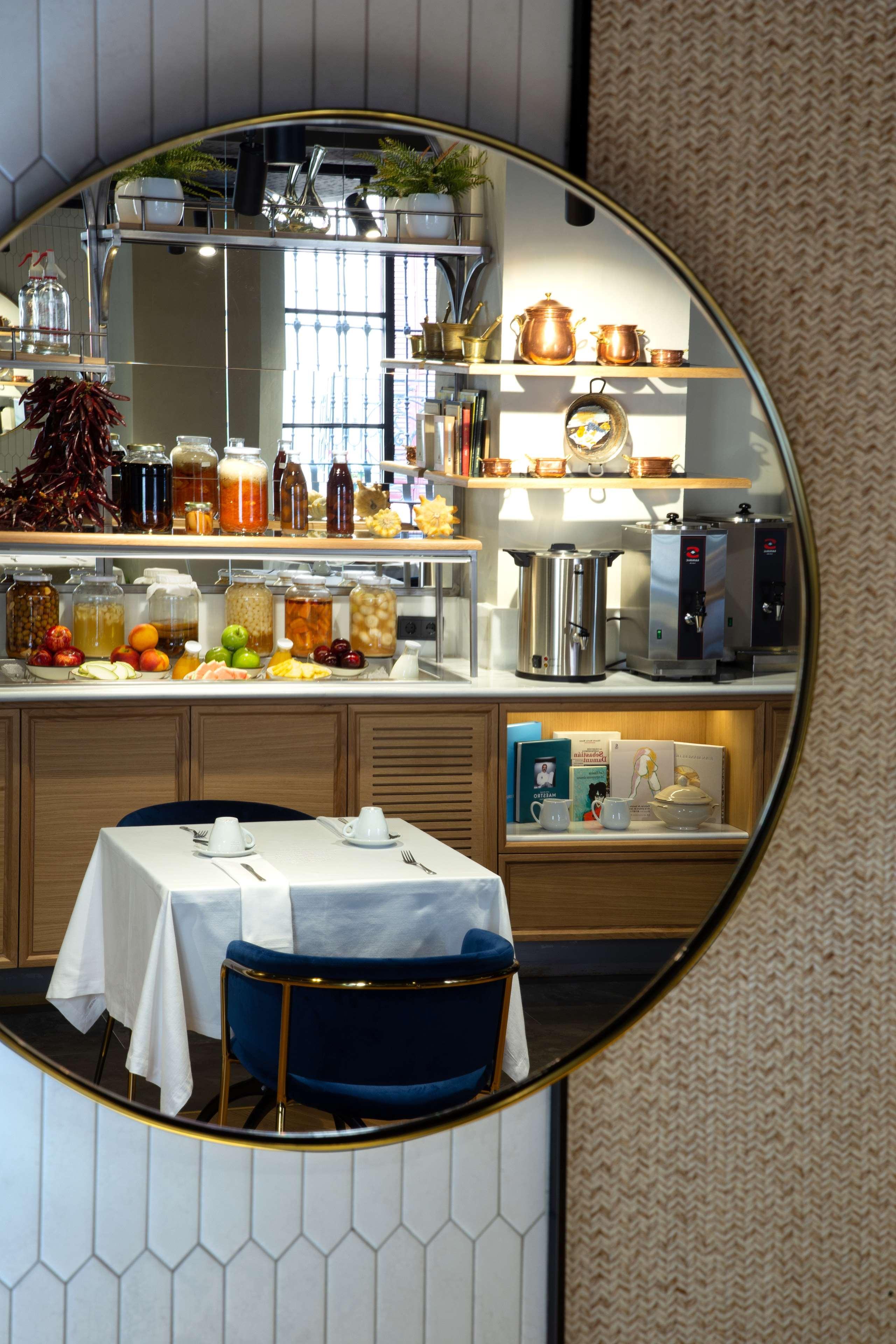 Atocha Hotel Madrid, Tapestry Collection By Hilton Экстерьер фото