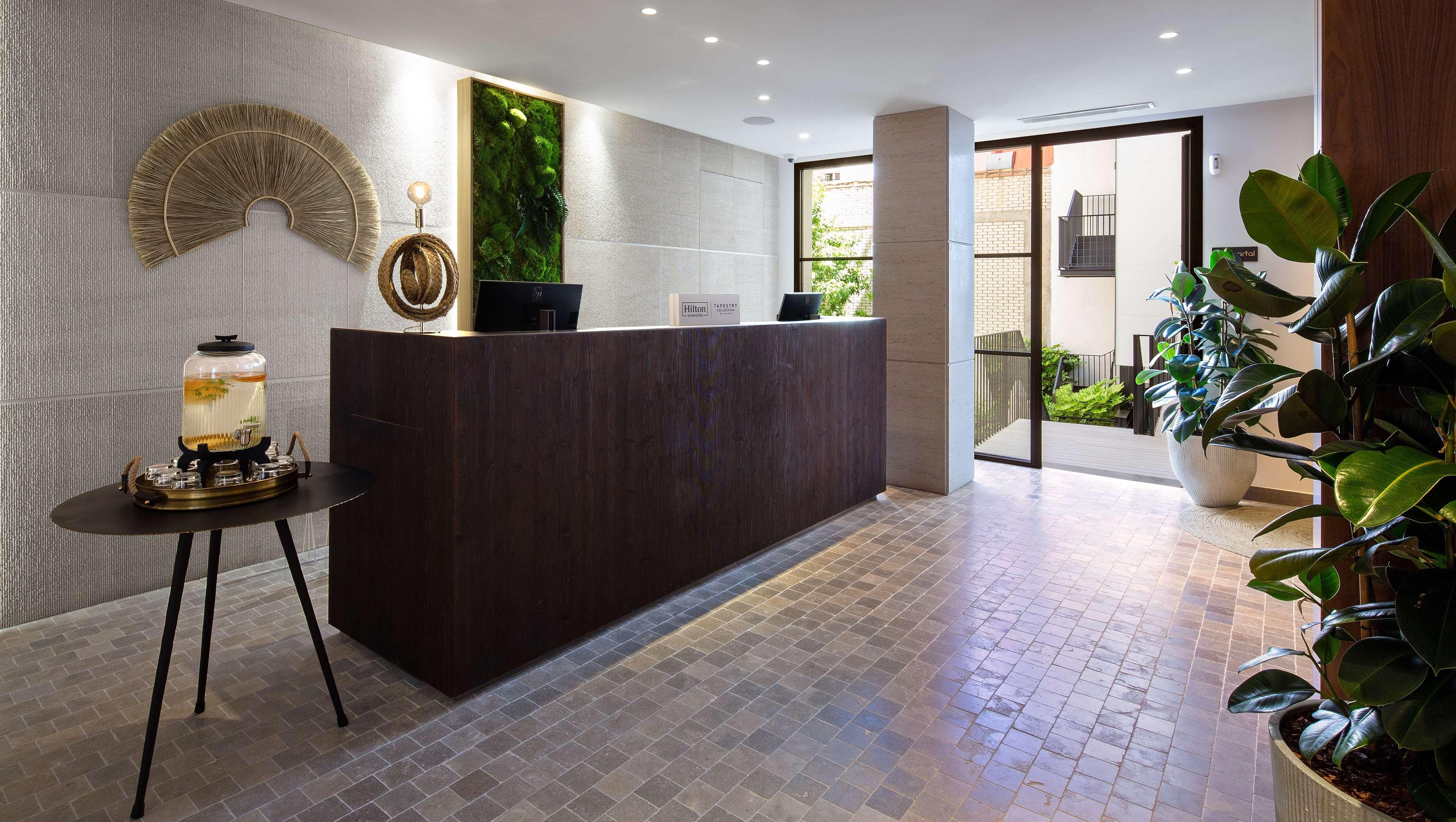 Atocha Hotel Madrid, Tapestry Collection By Hilton Экстерьер фото