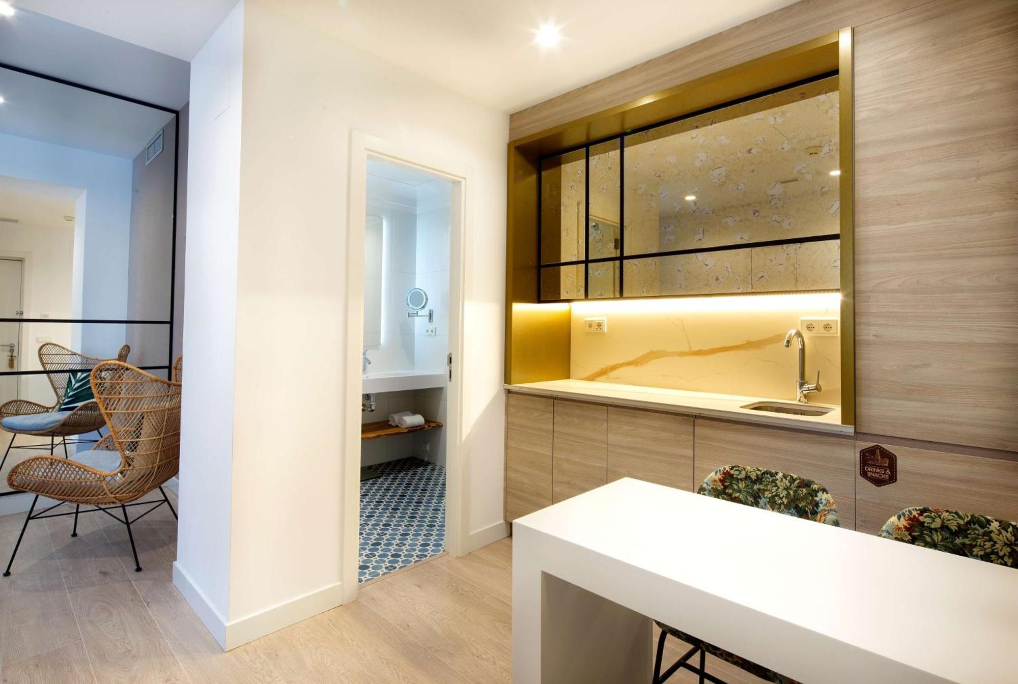 Atocha Hotel Madrid, Tapestry Collection By Hilton Экстерьер фото