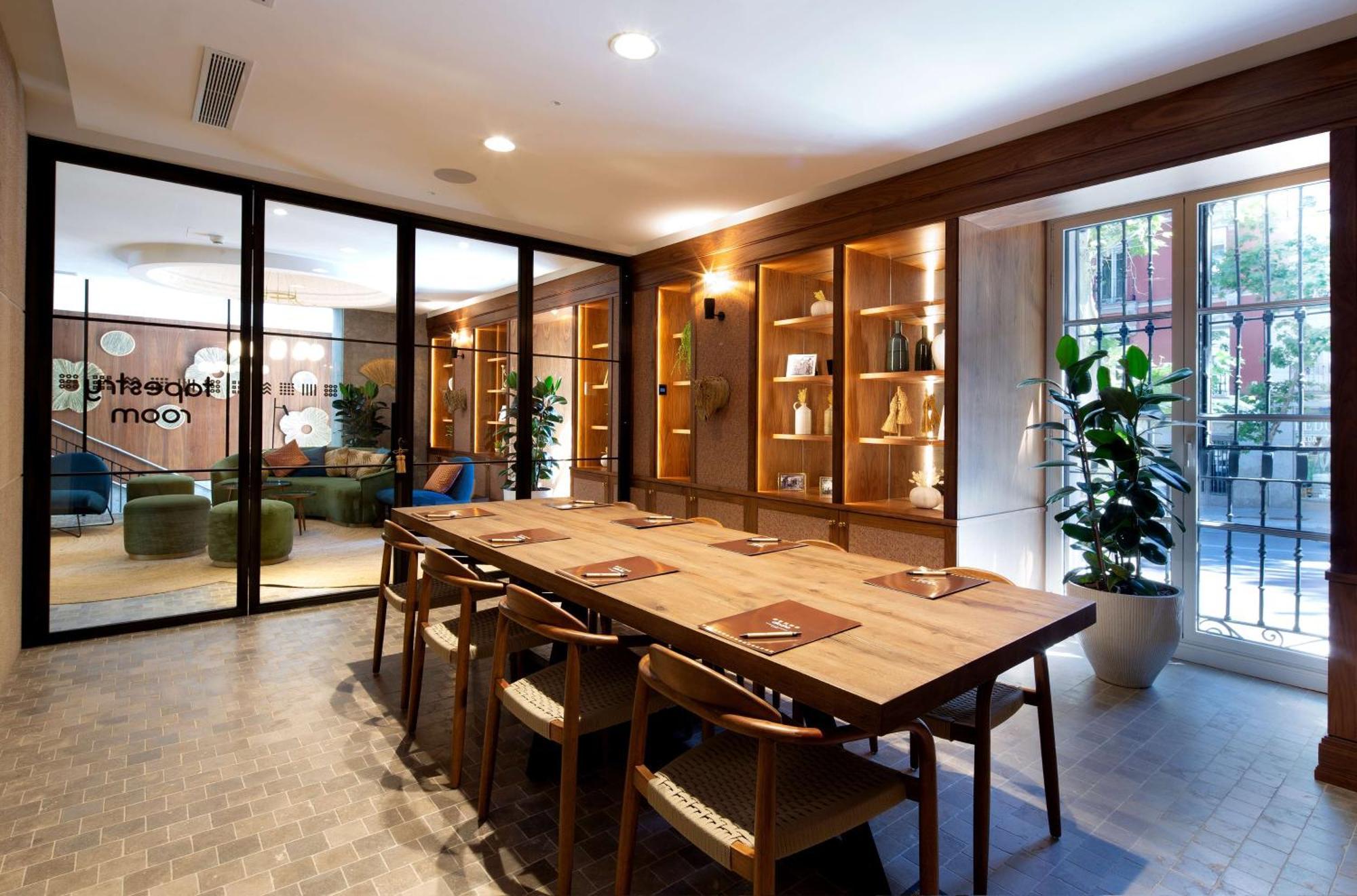 Atocha Hotel Madrid, Tapestry Collection By Hilton Экстерьер фото