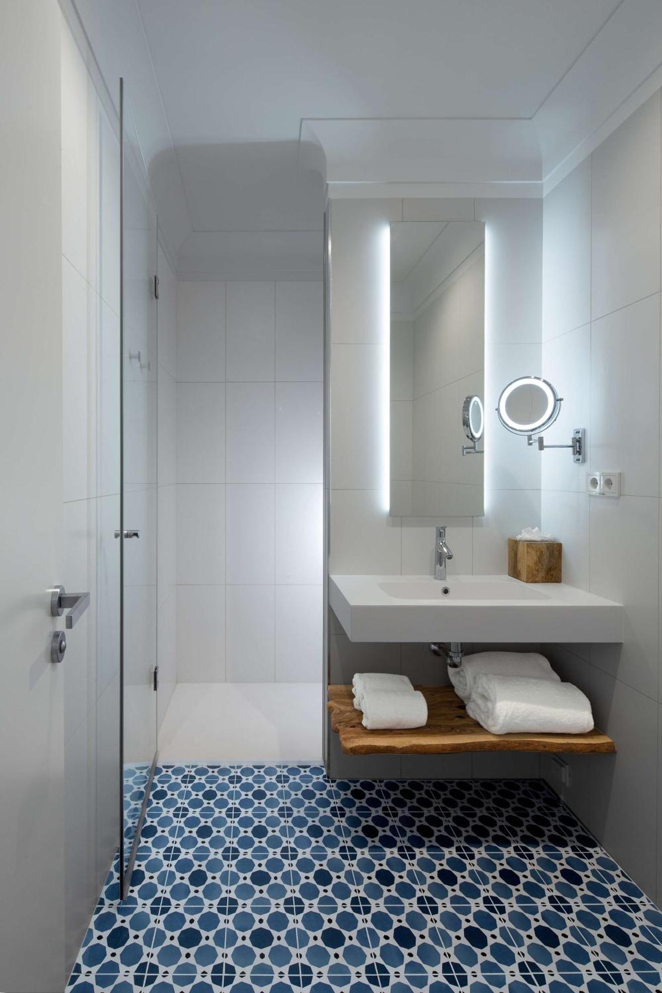 Atocha Hotel Madrid, Tapestry Collection By Hilton Экстерьер фото
