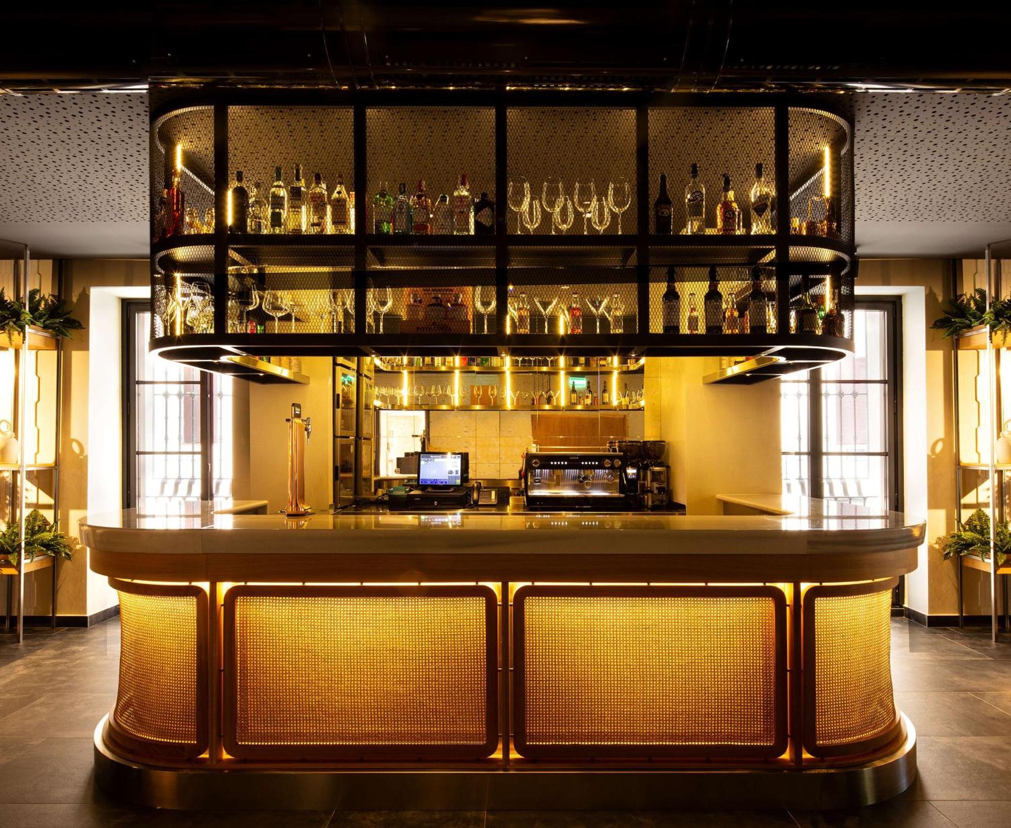 Atocha Hotel Madrid, Tapestry Collection By Hilton Экстерьер фото